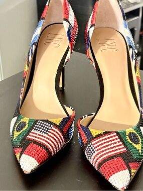 Embellished Pointed Toe Flat in Multicolor 7.5